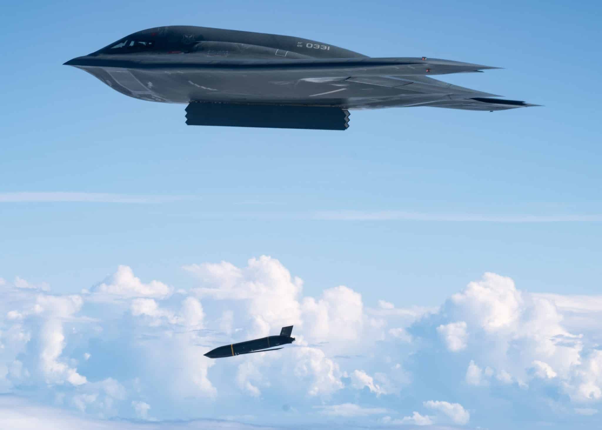 ВМС США демонстрируют новые возможности B-2 с ракетами LRASM для борьбы с морскими целями в Тихом океане