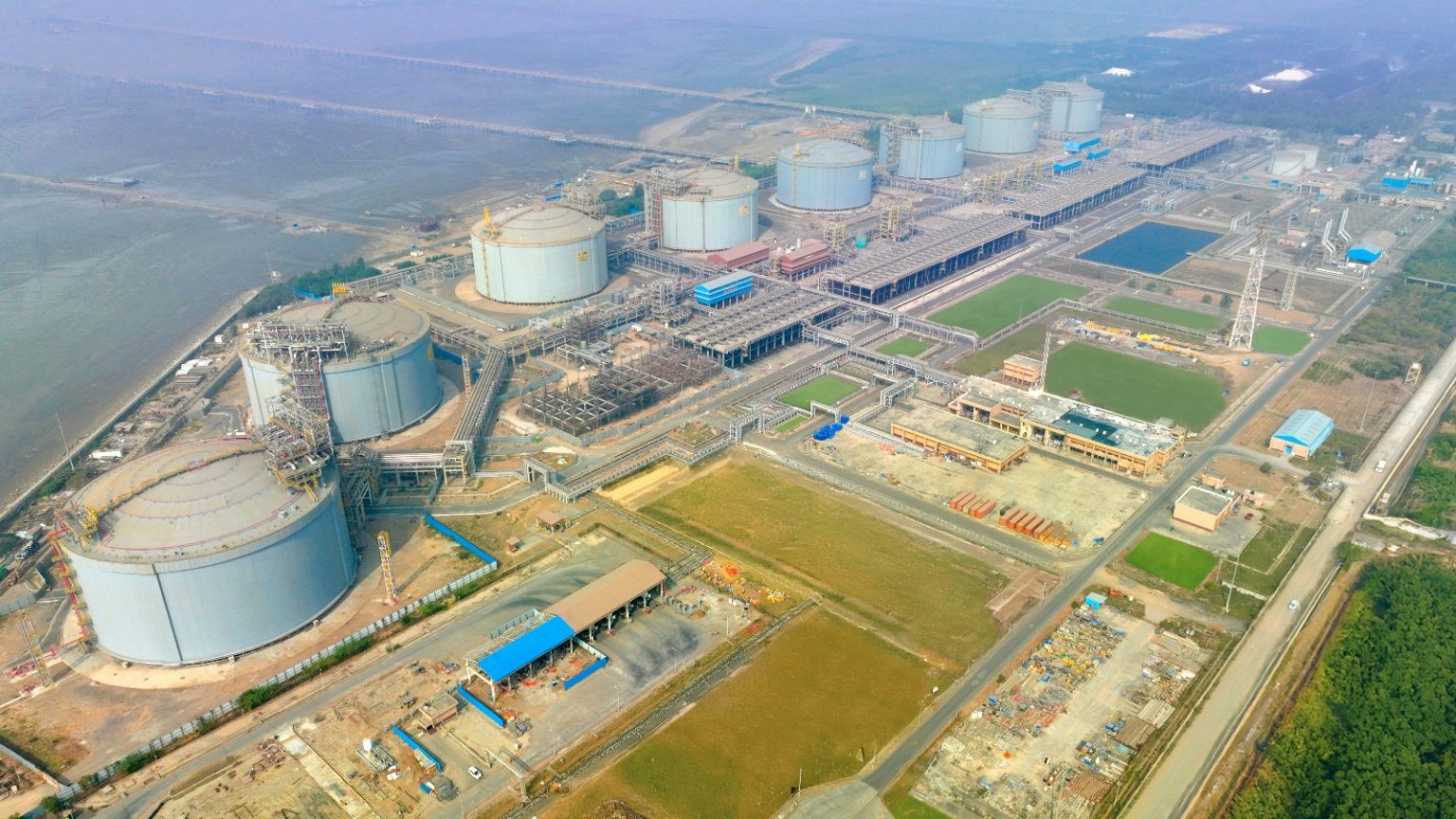Индия снимает экстренные ограничения на поставки газа