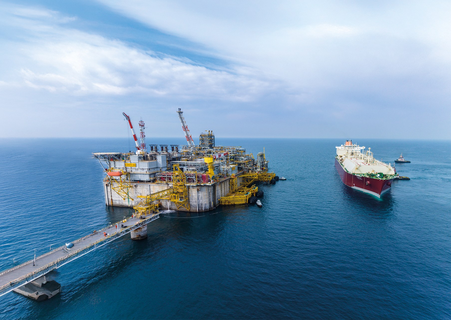 QatarEnergy продлевает форс-мажор до начала сентября, поставки СПГ в Италии приостанавливаются