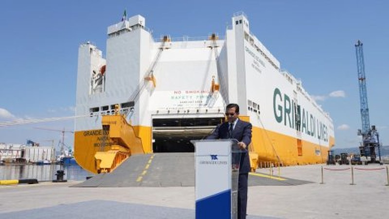 Grimaldi вводит в эксплуатацию два аммиак-готовых судна PCTC