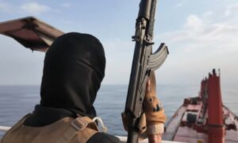 В судно в районе Йемена вновь было совершено вооружённое нападение